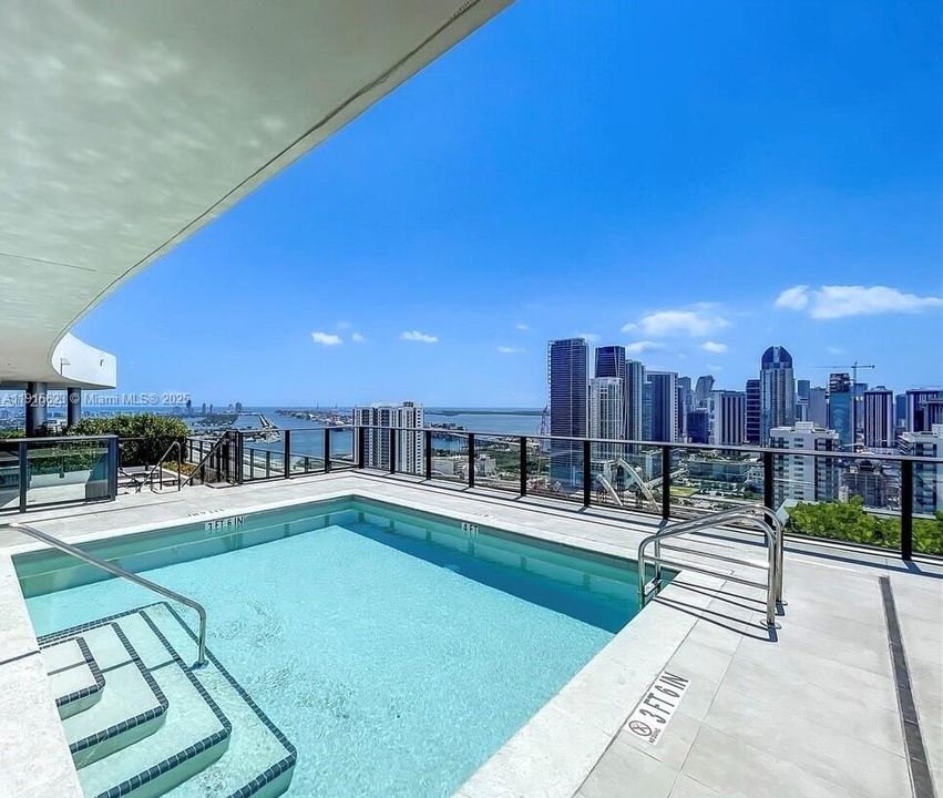 待售: $419,000 (1 贝兹, 1 浴室, 850 平方英尺)