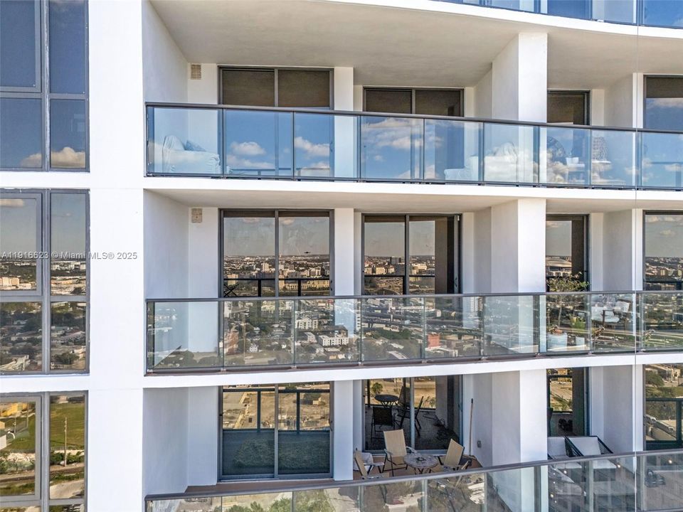 待售: $419,000 (1 贝兹, 1 浴室, 850 平方英尺)