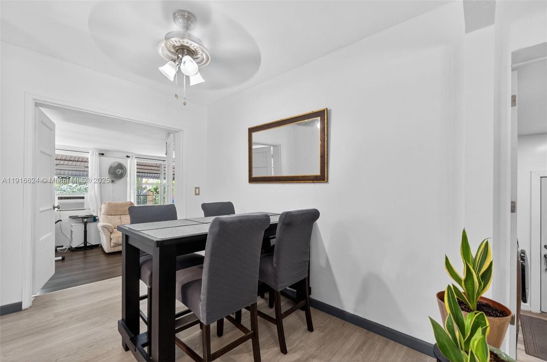 Active With Contract: $490,000 (3 beds, 1 baths, 1242 Square Feet)