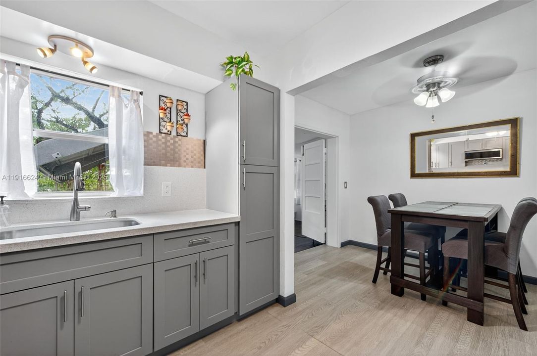 Active With Contract: $490,000 (3 beds, 1 baths, 1242 Square Feet)