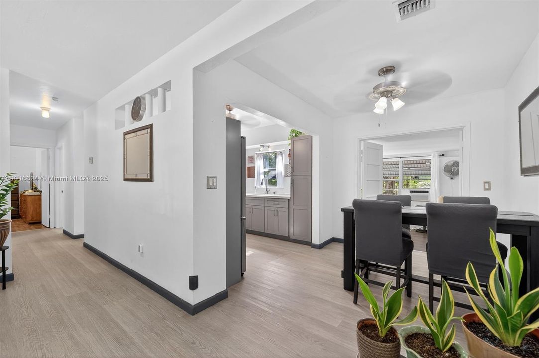 Active With Contract: $490,000 (3 beds, 1 baths, 1242 Square Feet)