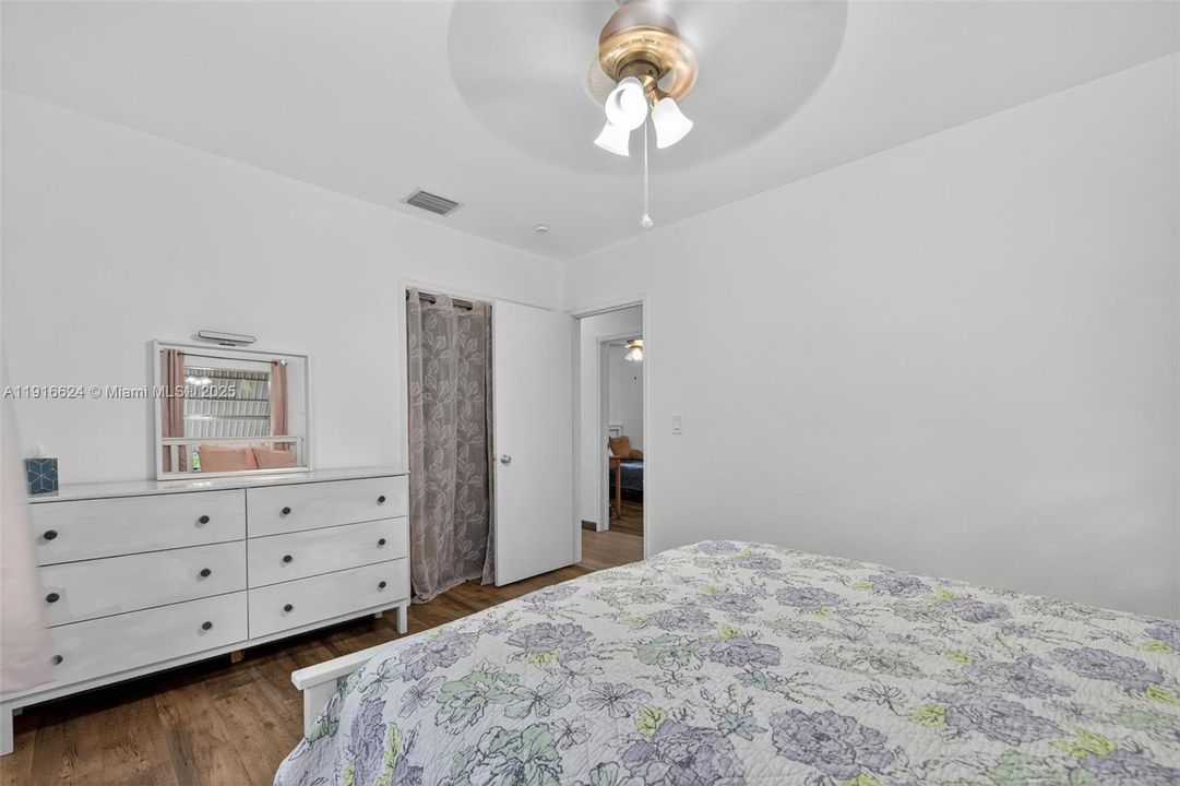 Active With Contract: $490,000 (3 beds, 1 baths, 1242 Square Feet)