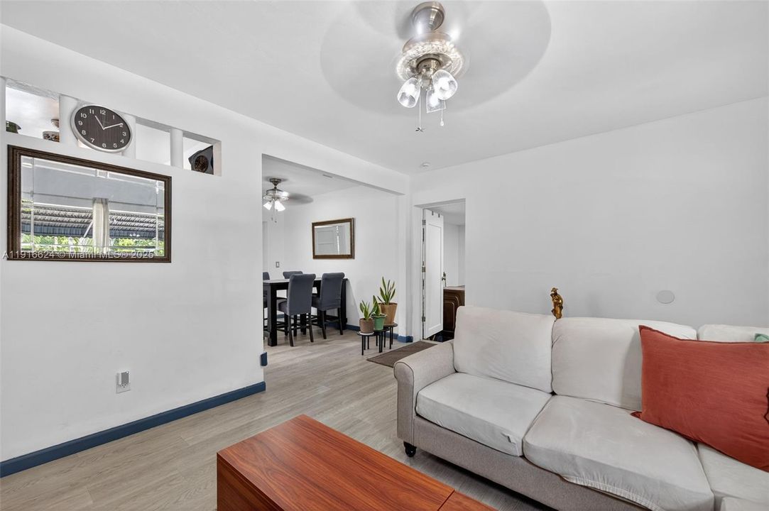 Active With Contract: $490,000 (3 beds, 1 baths, 1242 Square Feet)