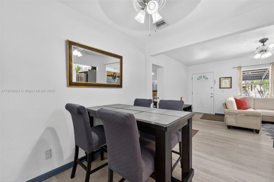 Active With Contract: $490,000 (3 beds, 1 baths, 1242 Square Feet)