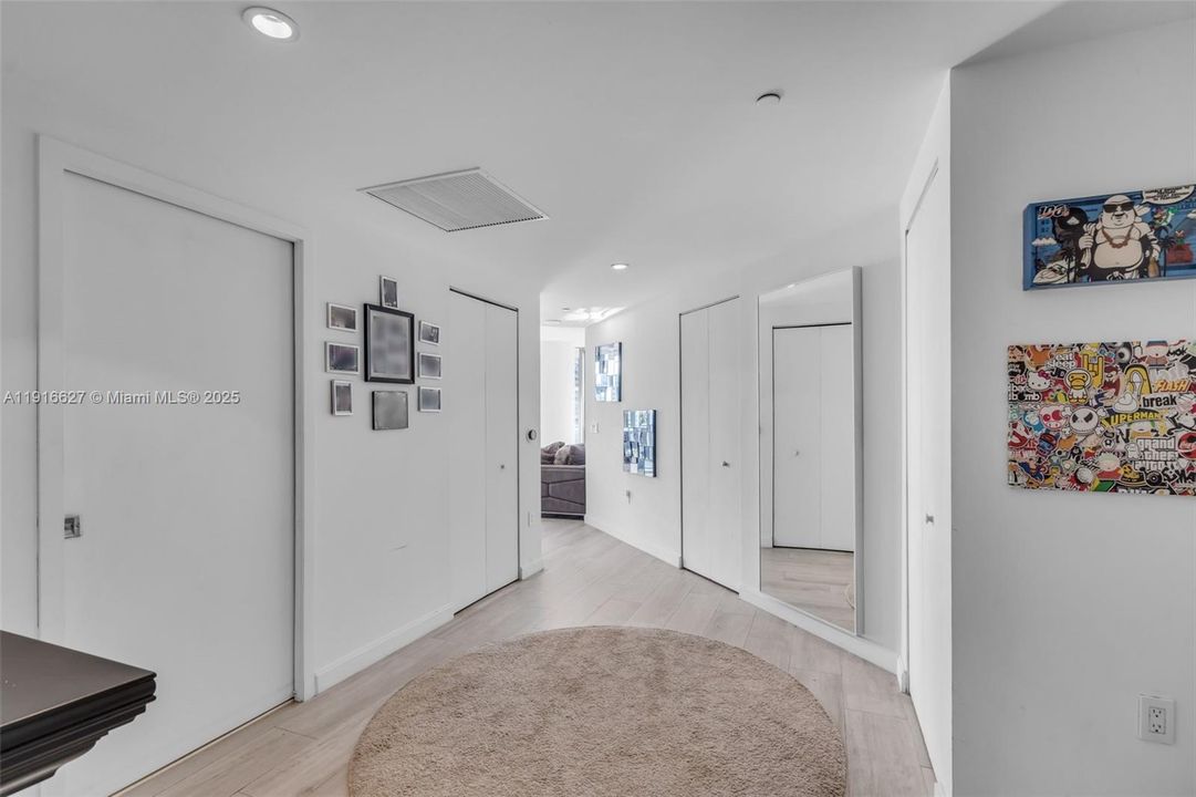 En Venta: $874,997 (2 camas, 2 baños, 1026 Pies cuadrados)