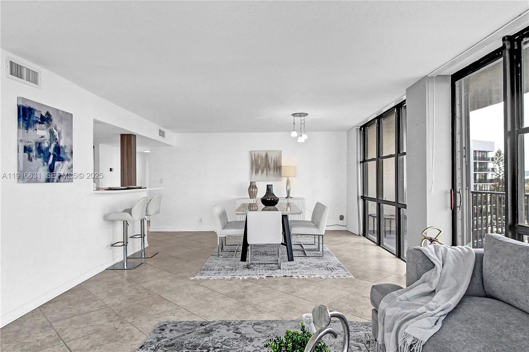 На продажу: $519,000 (2 спален, 2 ванн, 1430 Квадратных фут)