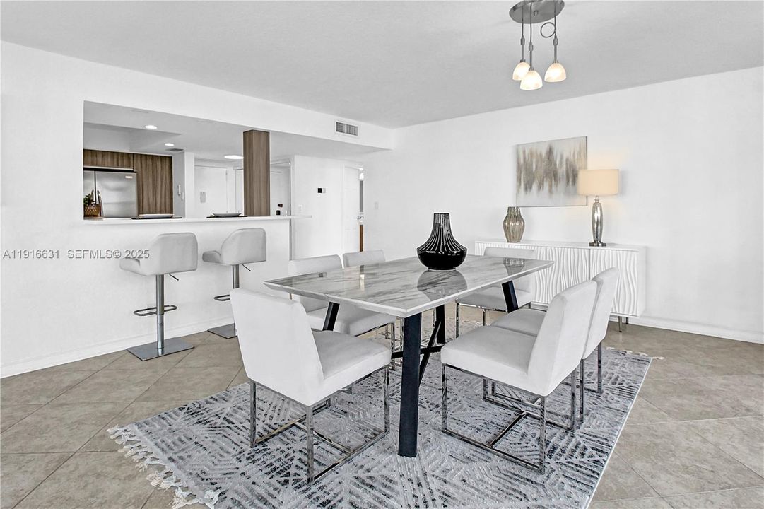 На продажу: $519,000 (2 спален, 2 ванн, 1430 Квадратных фут)