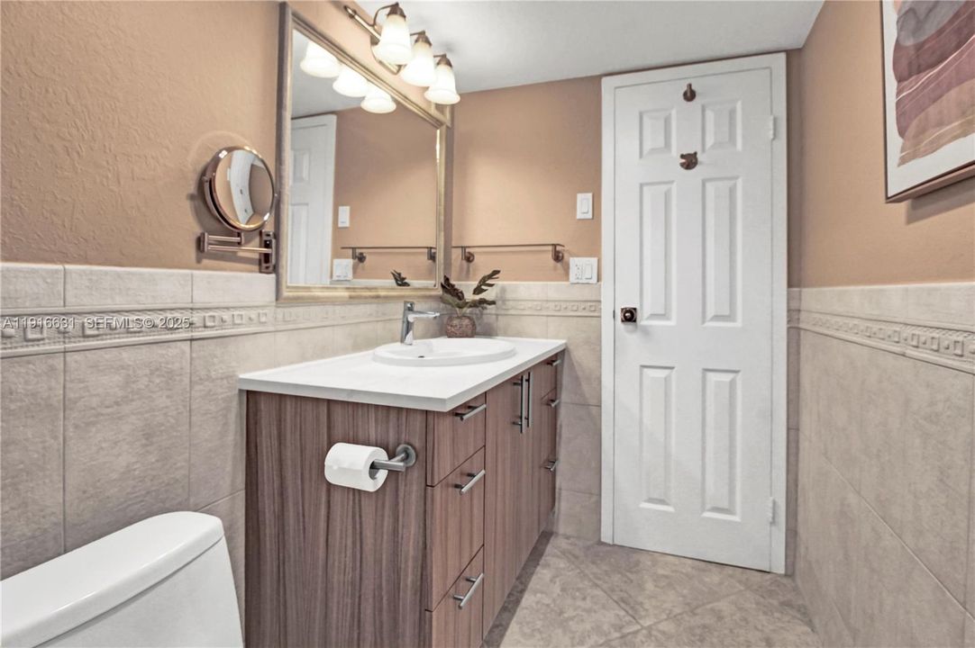 На продажу: $519,000 (2 спален, 2 ванн, 1430 Квадратных фут)