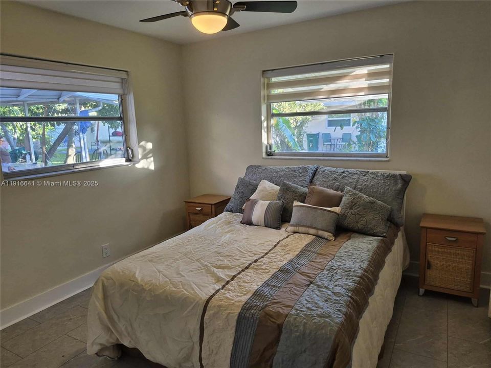 На продажу: $315,000 (2 спален, 1 ванн, 1002 Квадратных фут)