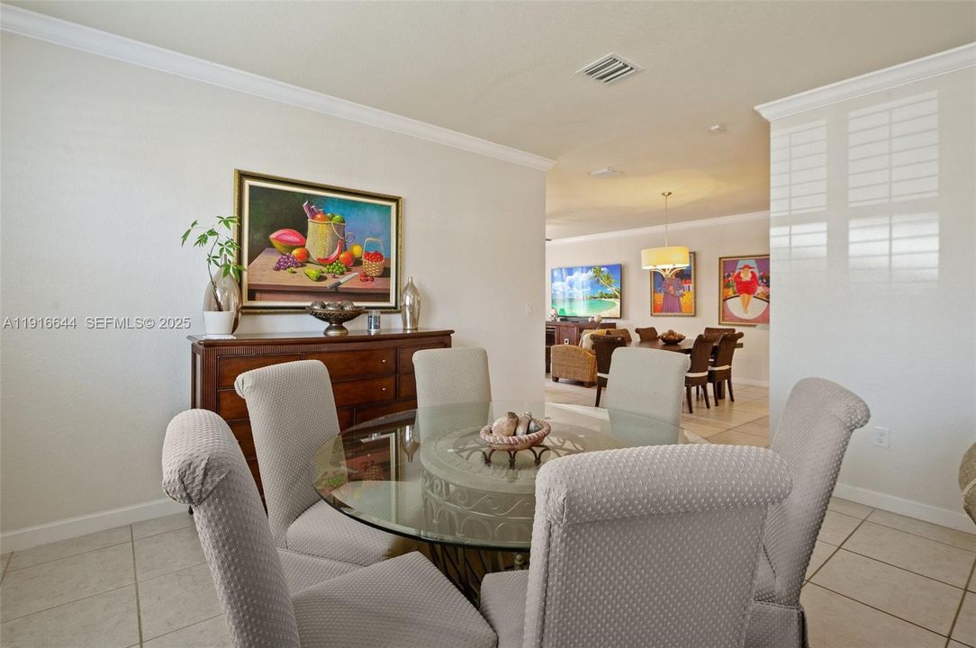 En Venta: $660,000 (5 camas, 3 baños, 2916 Pies cuadrados)