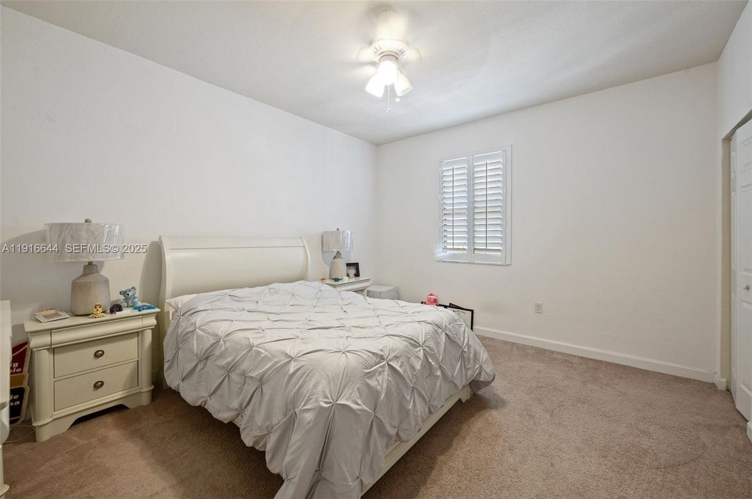 En Venta: $660,000 (5 camas, 3 baños, 2916 Pies cuadrados)