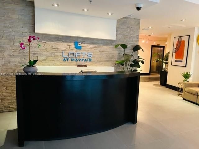 待售: $490,000 (1 贝兹, 1 浴室, 790 平方英尺)