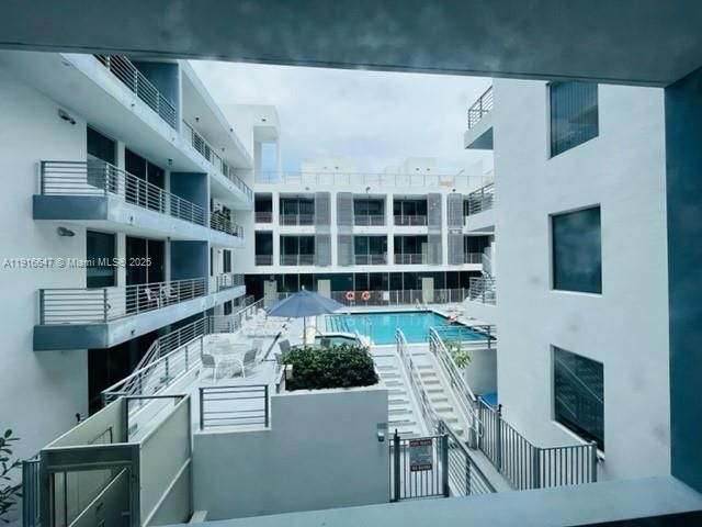 待售: $490,000 (1 贝兹, 1 浴室, 790 平方英尺)