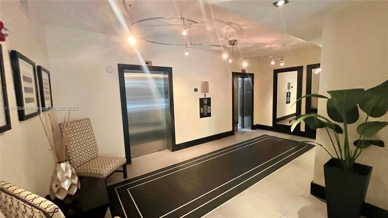 待售: $490,000 (1 贝兹, 1 浴室, 790 平方英尺)