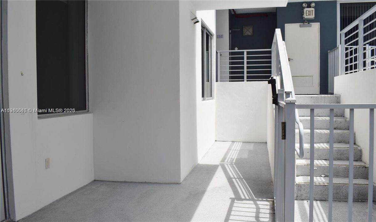 待售: $490,000 (1 贝兹, 1 浴室, 790 平方英尺)