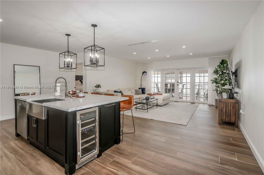 For Rent: $3,650 (3 beds, 2 baths, 1275 Square Feet)