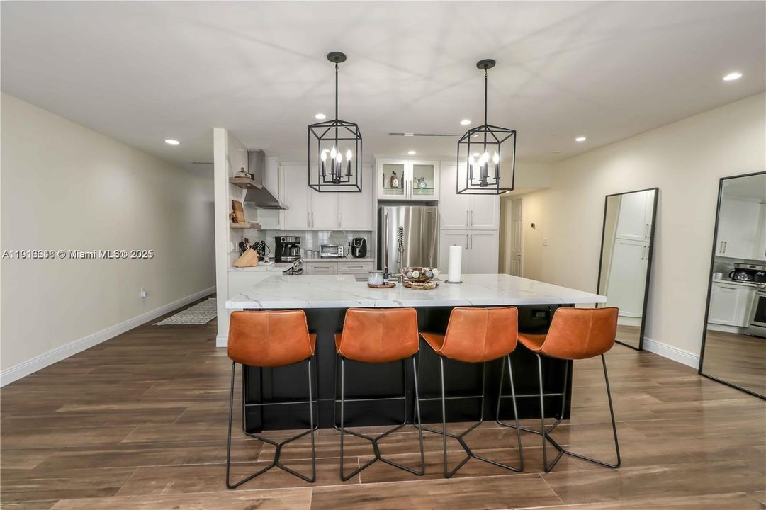 For Rent: $3,650 (3 beds, 2 baths, 1275 Square Feet)