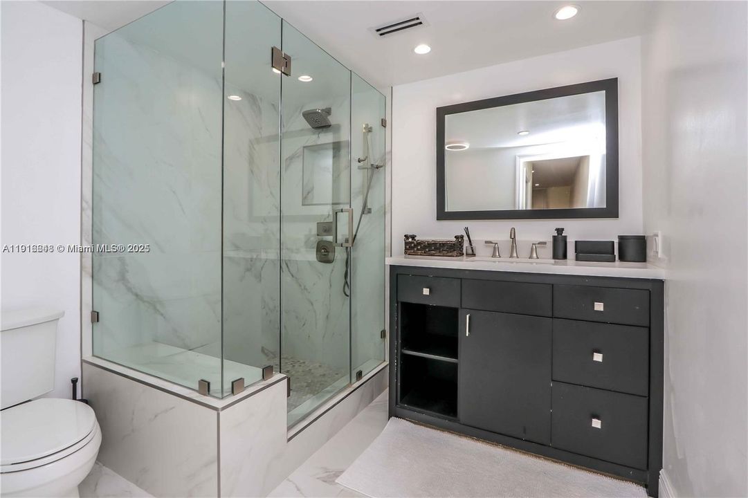 For Rent: $3,650 (3 beds, 2 baths, 1275 Square Feet)