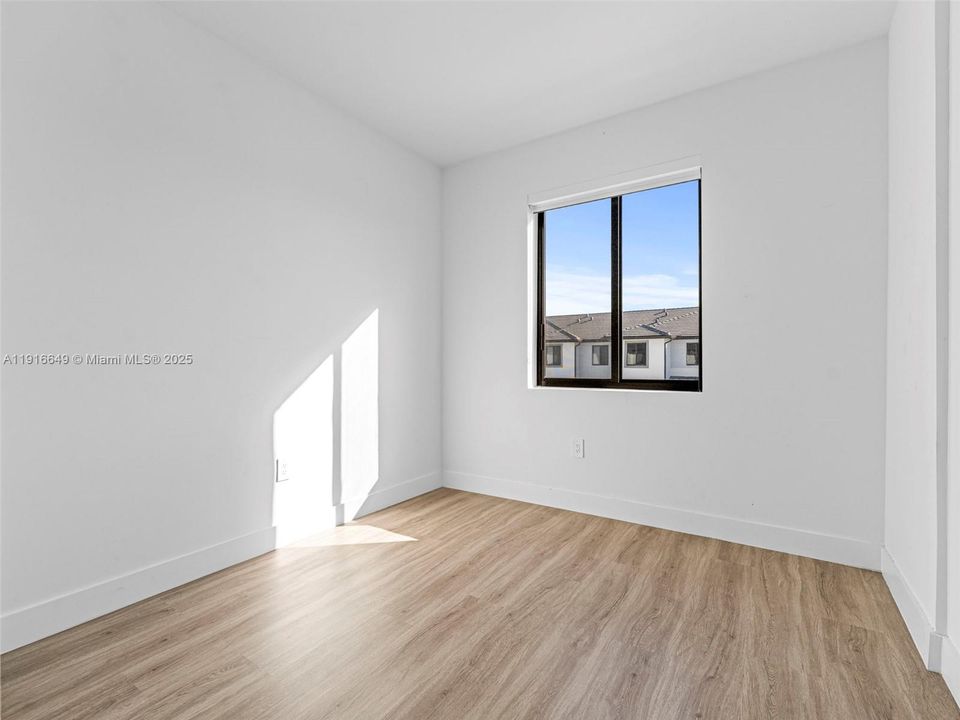 En Venta: $406,000 (3 camas, 2 baños, 0 Pies cuadrados)