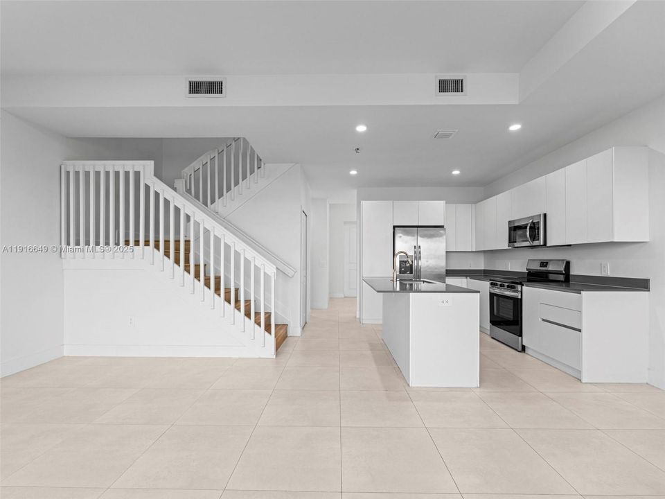 En Venta: $406,000 (3 camas, 2 baños, 0 Pies cuadrados)