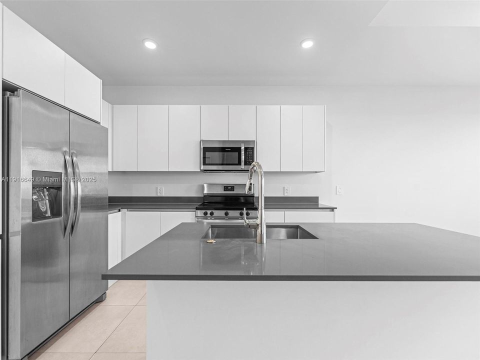 En Venta: $406,000 (3 camas, 2 baños, 0 Pies cuadrados)