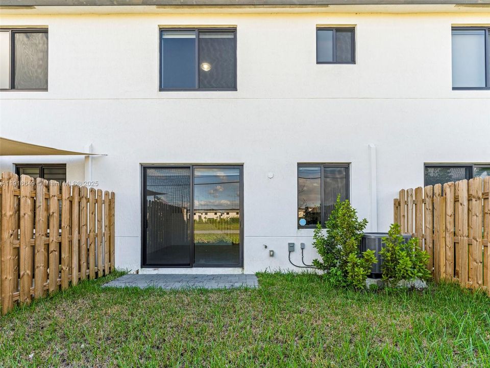 En Venta: $406,000 (3 camas, 2 baños, 0 Pies cuadrados)