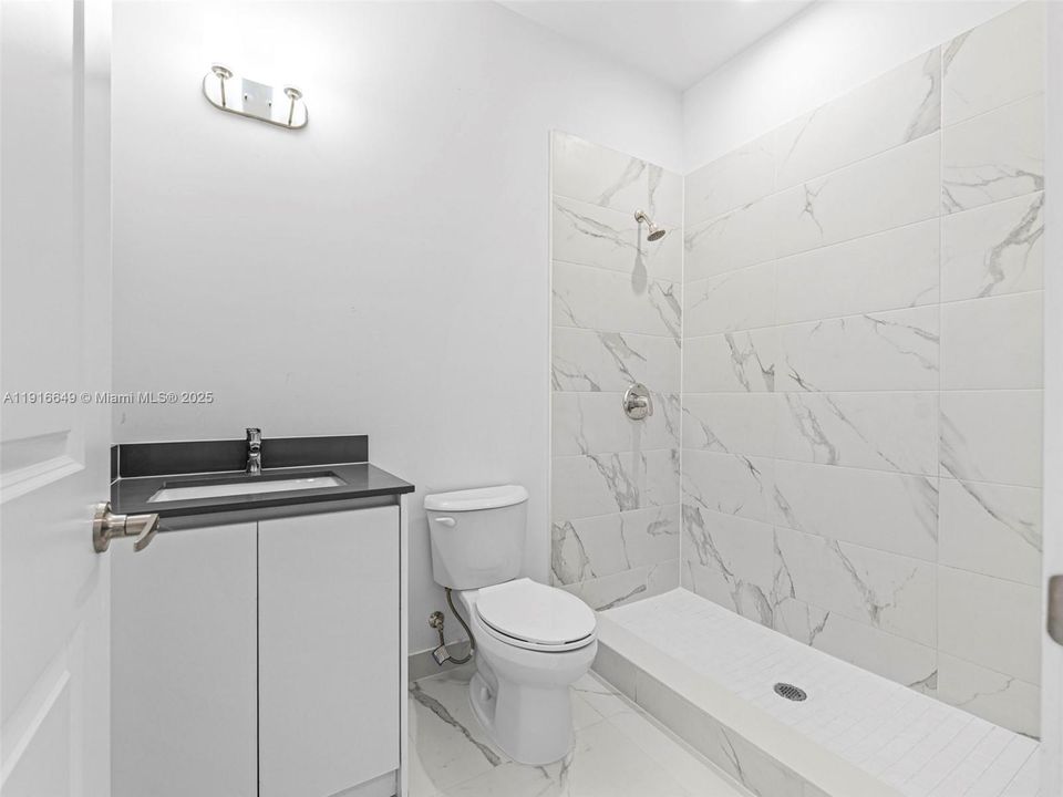 En Venta: $406,000 (3 camas, 2 baños, 0 Pies cuadrados)