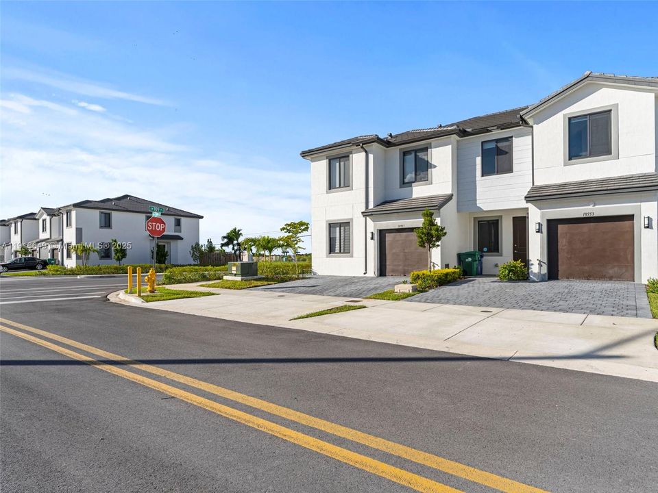 En Venta: $406,000 (3 camas, 2 baños, 0 Pies cuadrados)