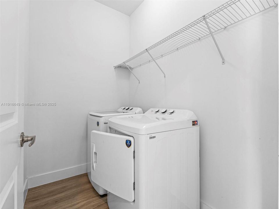 En Venta: $406,000 (3 camas, 2 baños, 0 Pies cuadrados)