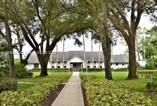 For Rent: $1,850 (2 beds, 2 baths, 1018 Square Feet)