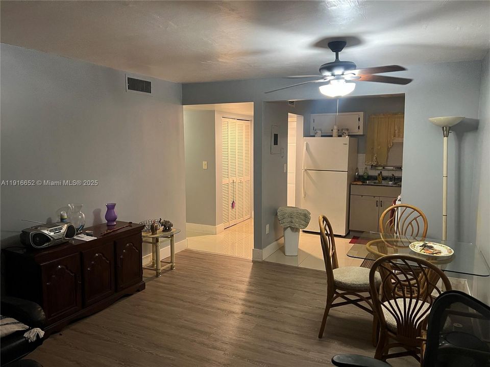 Activo con contrato: $54,999 (1 camas, 1 baños, 640 Pies cuadrados)