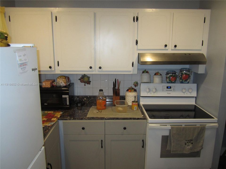 Activo con contrato: $54,999 (1 camas, 1 baños, 640 Pies cuadrados)