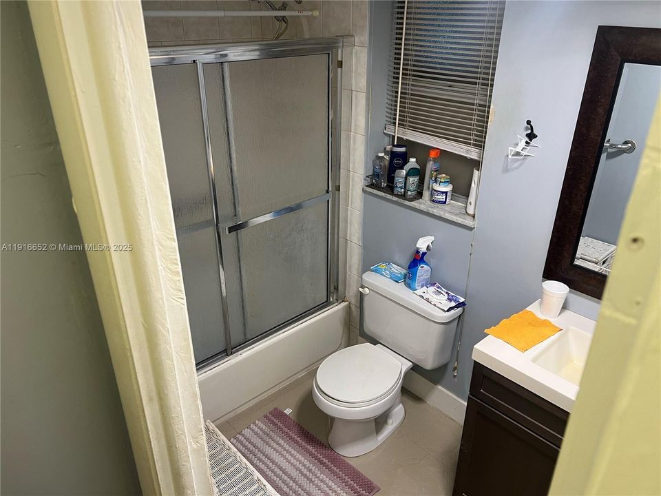 Activo con contrato: $54,999 (1 camas, 1 baños, 640 Pies cuadrados)