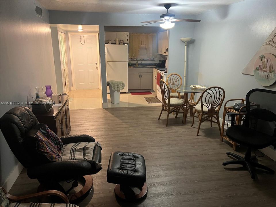 Activo con contrato: $54,999 (1 camas, 1 baños, 640 Pies cuadrados)