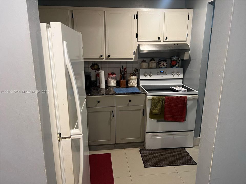 Activo con contrato: $54,999 (1 camas, 1 baños, 640 Pies cuadrados)