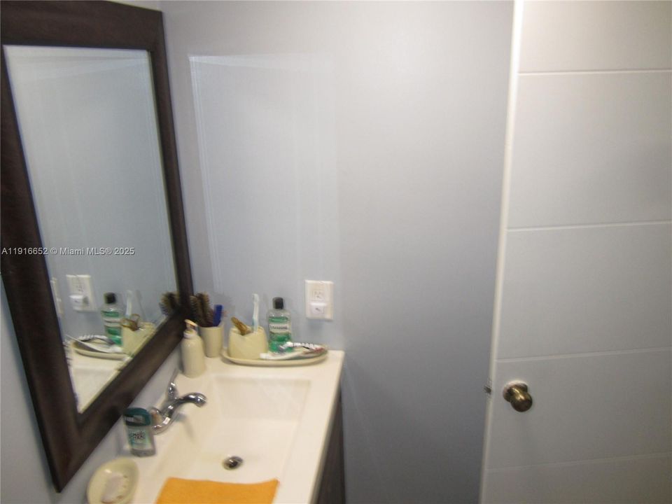 Activo con contrato: $54,999 (1 camas, 1 baños, 640 Pies cuadrados)