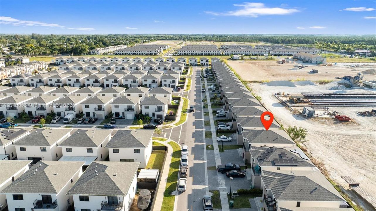 For Rent: $945 (1 beds, 1 baths, 156 Square Feet)