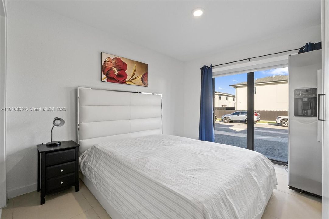 For Rent: $945 (1 beds, 1 baths, 156 Square Feet)