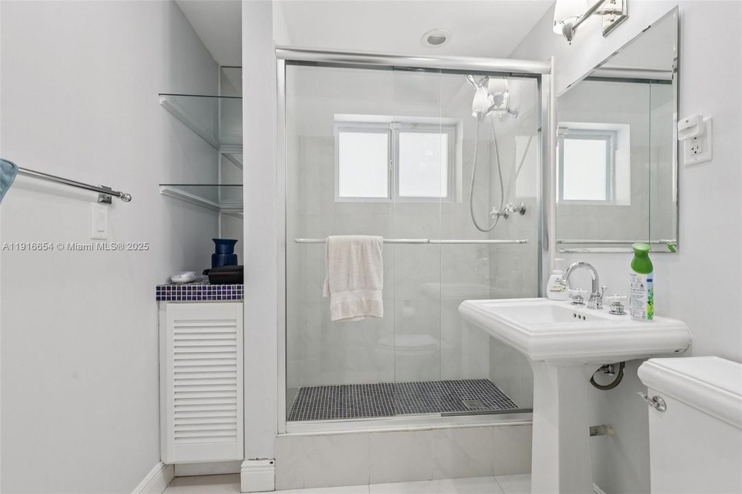 待售: $1,274,990 (4 贝兹, 3 浴室, 2230 平方英尺)