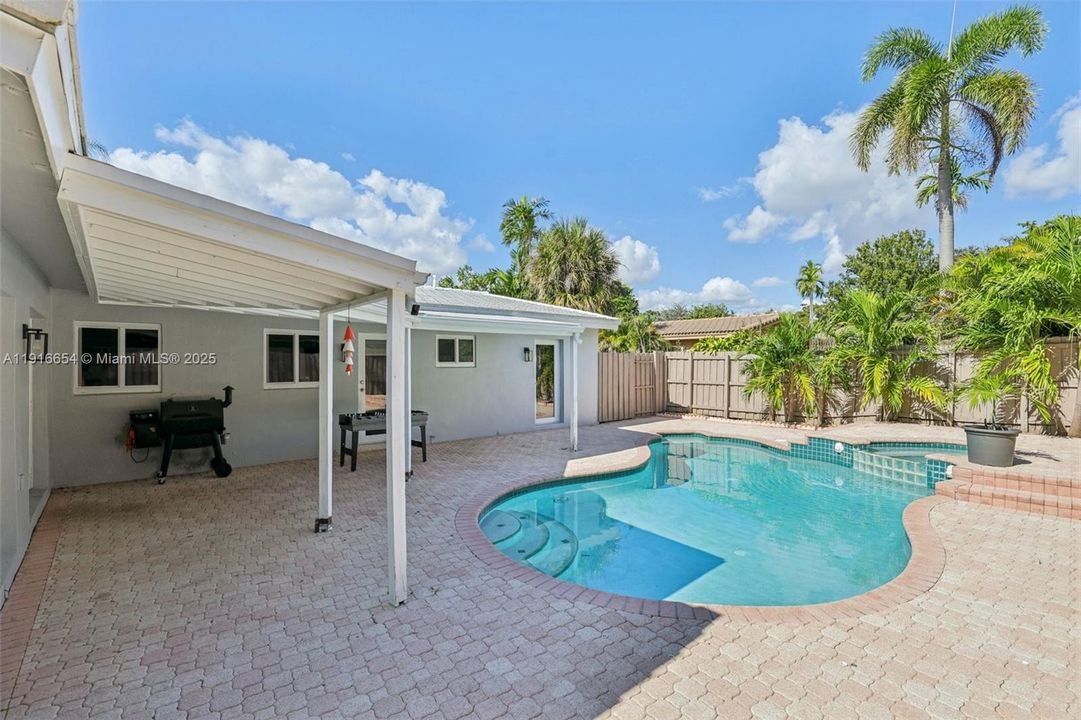 待售: $1,274,990 (4 贝兹, 3 浴室, 2230 平方英尺)