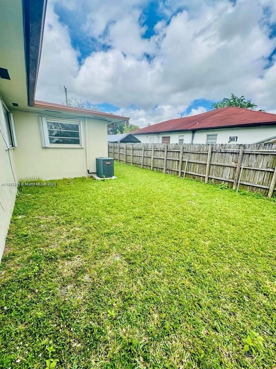 Под контрактом: $3,000 (3 спален, 2 ванн, 2791 Квадратных фут)