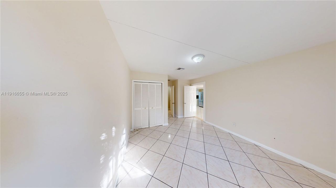 Под контрактом: $3,000 (3 спален, 2 ванн, 2791 Квадратных фут)