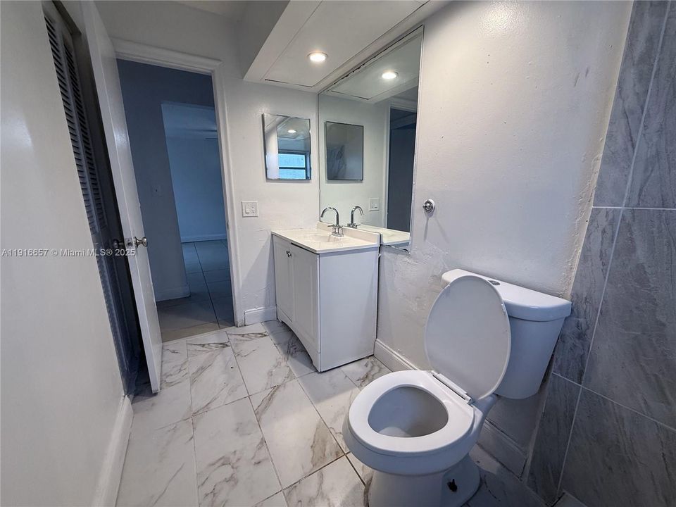 Active With Contract: $399,000 (3 beds, 2 baths, 1852 Square Feet)