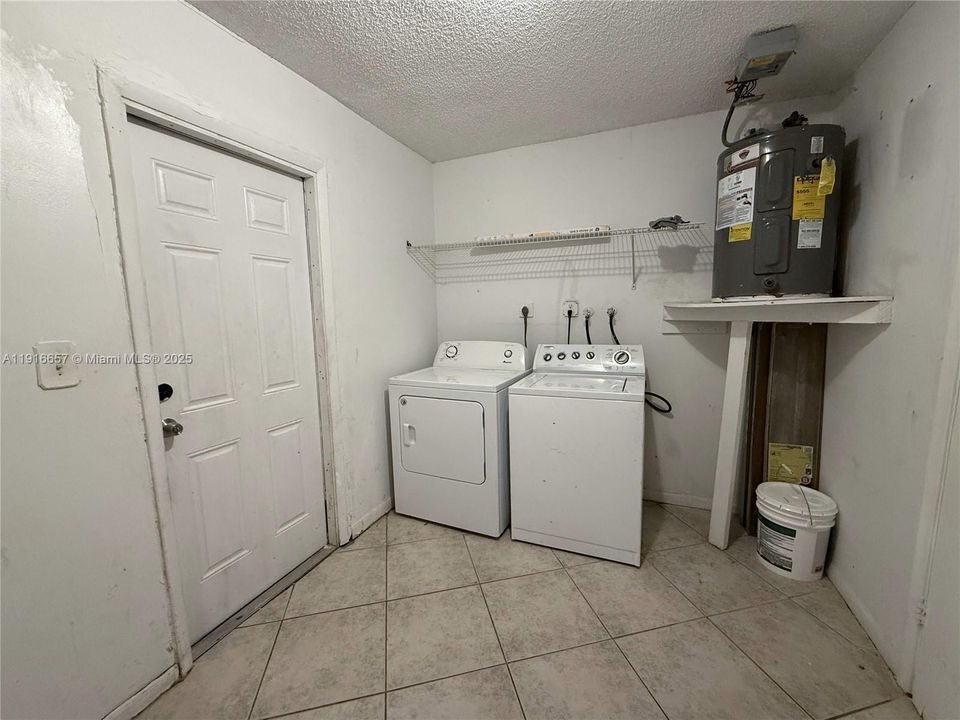 Active With Contract: $399,000 (3 beds, 2 baths, 1852 Square Feet)