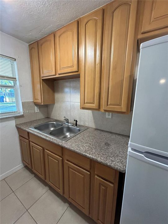 出租: $1,400 (1 贝兹, 1 浴室, 600 平方英尺)