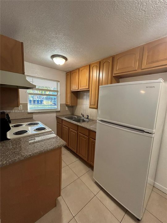 出租: $1,400 (1 贝兹, 1 浴室, 600 平方英尺)