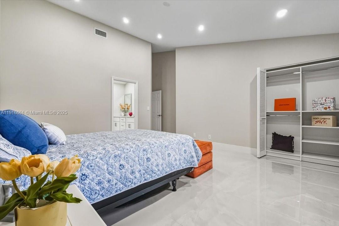 For Sale: $534,900 (2 beds, 2 baths, 0 Square Feet)