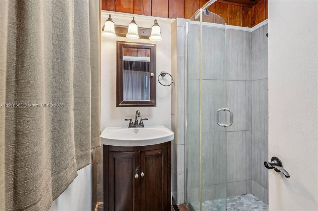 На продажу: $783,000 (4 спален, 3 ванн, 1808 Квадратных фут)