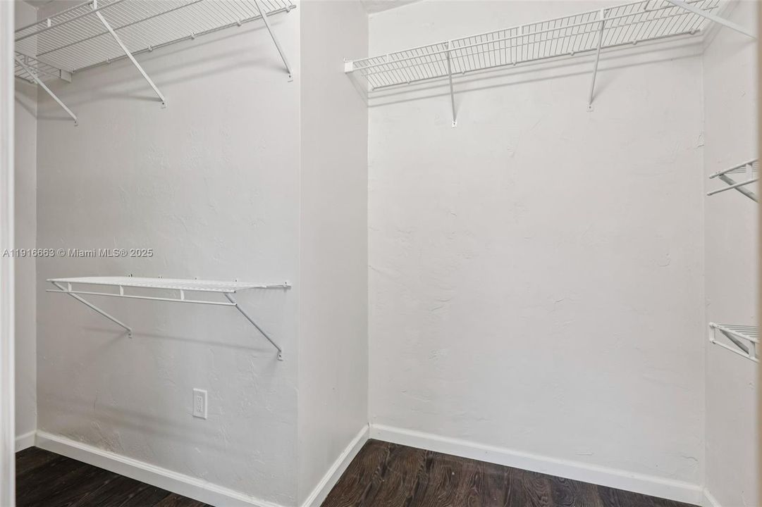 На продажу: $783,000 (4 спален, 3 ванн, 1808 Квадратных фут)