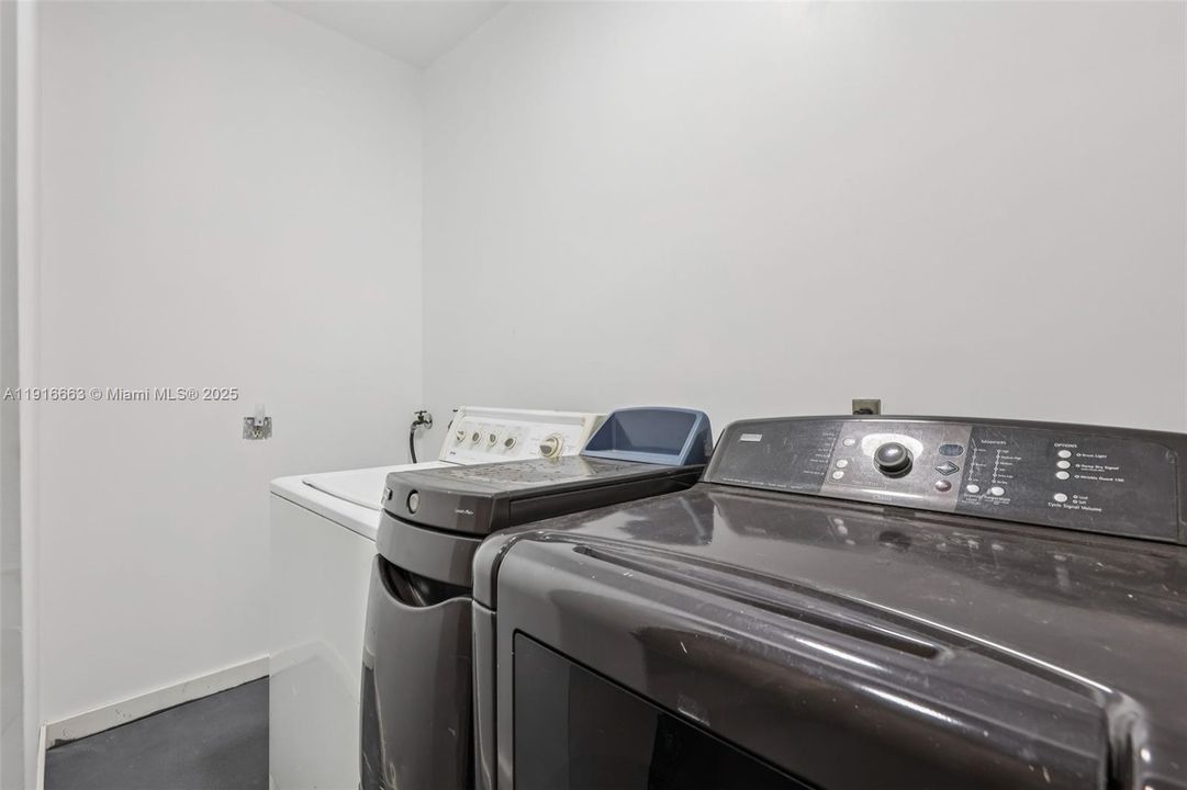 На продажу: $783,000 (4 спален, 3 ванн, 1808 Квадратных фут)